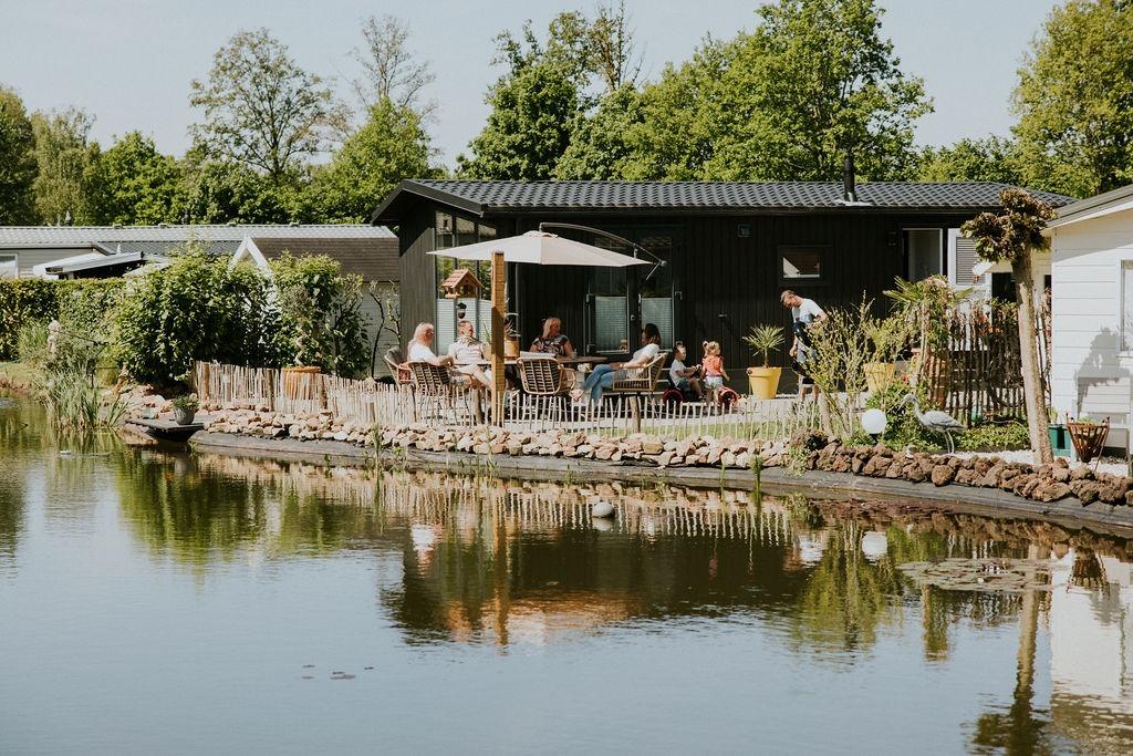 Ruime jaarplaats op natuurlijke camping in Overijssel, Caravans en Kamperen, Stacaravans, Tot en met 4