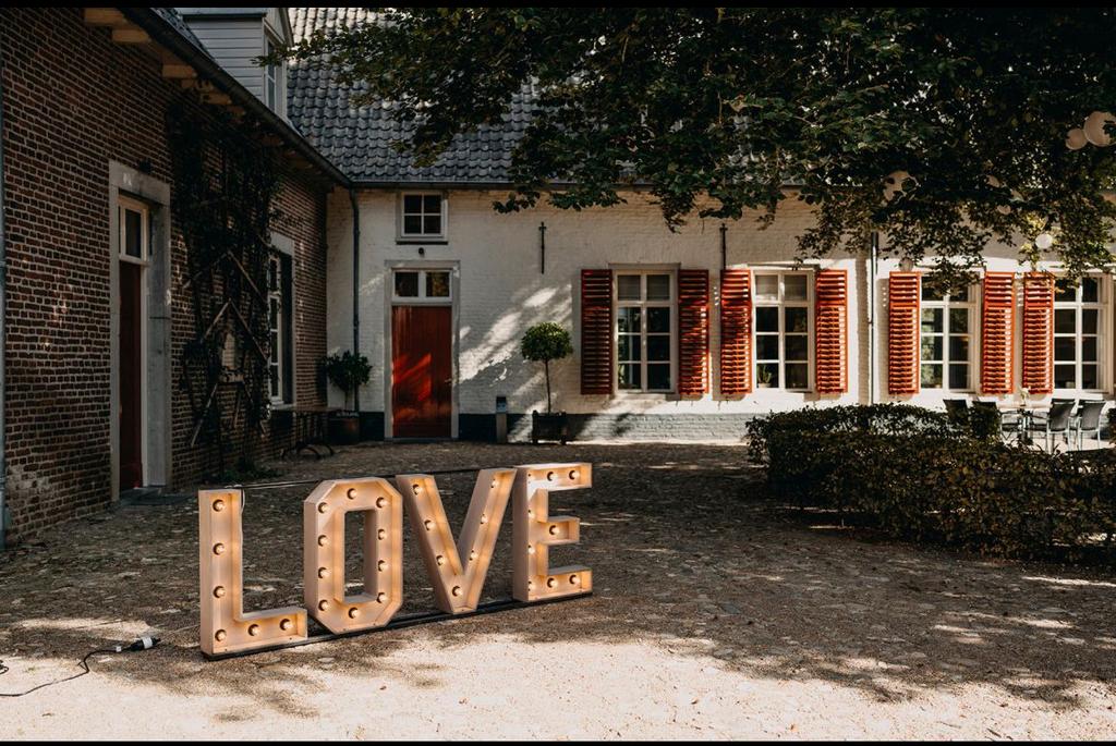 Bar en love letters te huur., Hobby en Vrije tijd, Feestartikelen | Verhuur, Ophalen, Zo goed als nieuw, Overige
