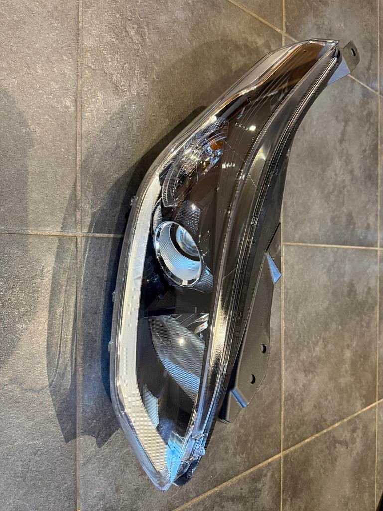 Rechter koplamp Kia Ceed 92102J7050, Auto-onderdelen, Verlichting, Ophalen of Verzenden, Kia