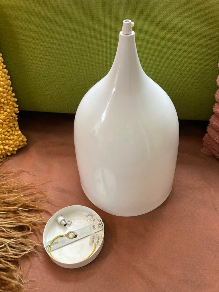 Wit metalen hanglamp grijze binnenkant, Huis en Inrichting, Lampen | Hanglampen, Nieuw, Minder dan 50 cm, Metaal, Ophalen of Verzenden