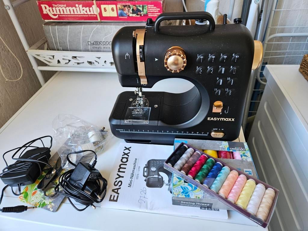 compacte naaimachine merk easymaxx, Hobby en Vrije tijd, Naaimachines en Toebehoren, Ophalen, Zo goed als nieuw, Naaimachine, Overige merken