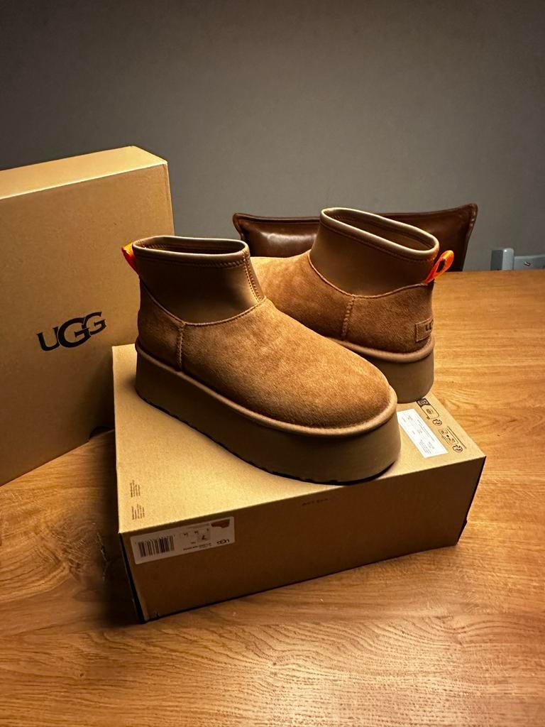 UGG Classic Mini Dipper - Maat 38, Ophalen, Nieuw, Bruin, Lage of Enkellaarzen