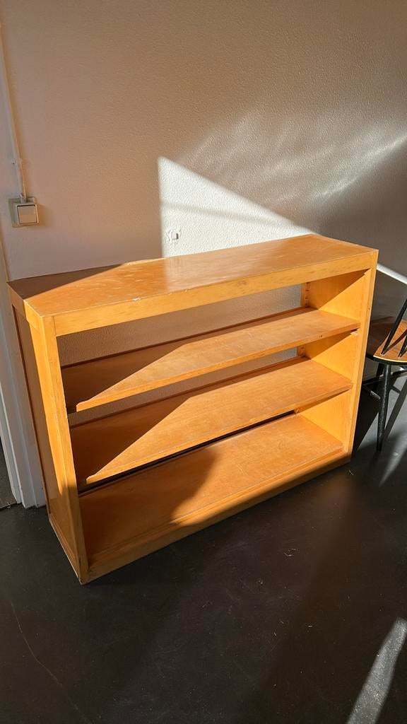 Vintage berkenhouten school boekenkast, Ophalen, Met plank(en), Gebruikt, 100 tot 150 cm