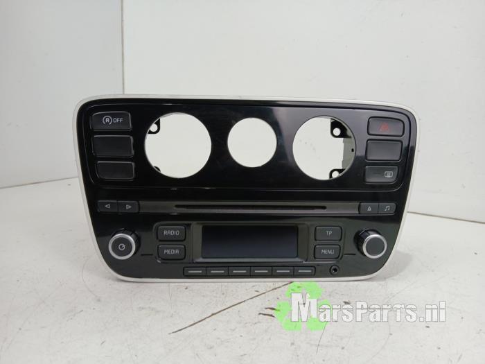 Radio CD Speler van een Volkswagen UP, Gebruikt, -, Volkswagen, -