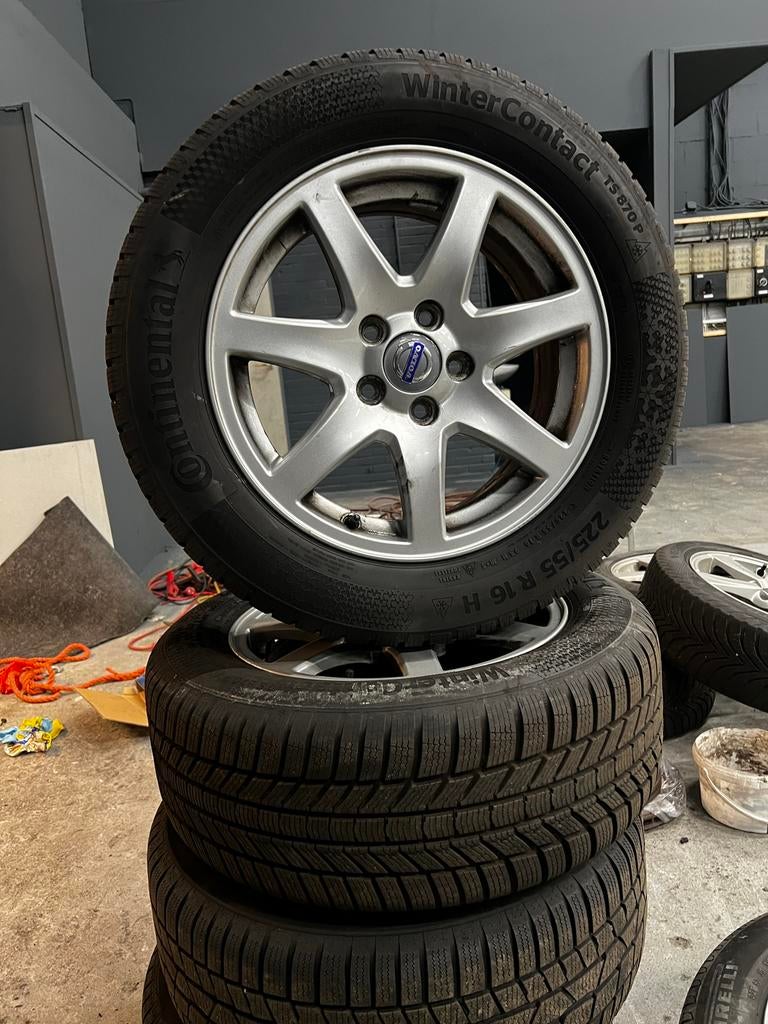 Volvo v70 lichtmetalen velgen met zgan continental banden, Auto-onderdelen, Ophalen, Volvo