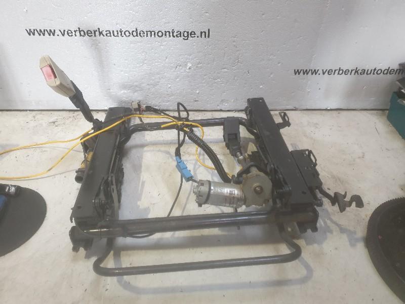Stoelrails Links Voor Opel Omega B (25/26/27) 2001, Auto-onderdelen, Interieur en Bekleding, Gebruikt, Bahnhofsplatz, Rüsselsheim am Main 65423, , Duitsland