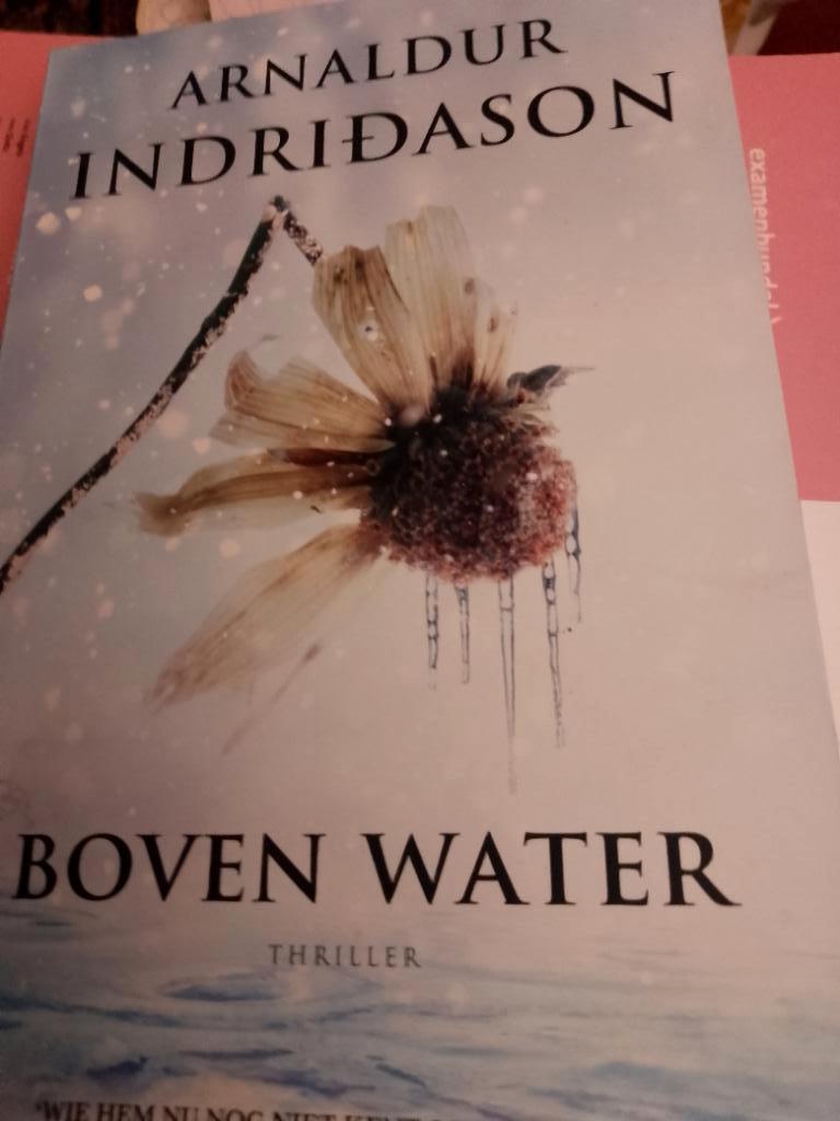 Boek  boven water arnaldur indridason, Ophalen of Verzenden