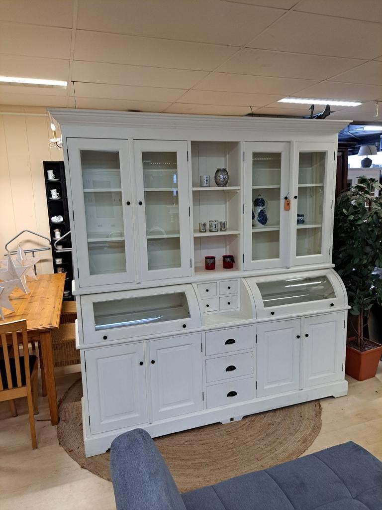 Een zeer  mooie  buffetkast., Huis en Inrichting, Ophalen, 50 tot 75 cm, 200 cm of meer