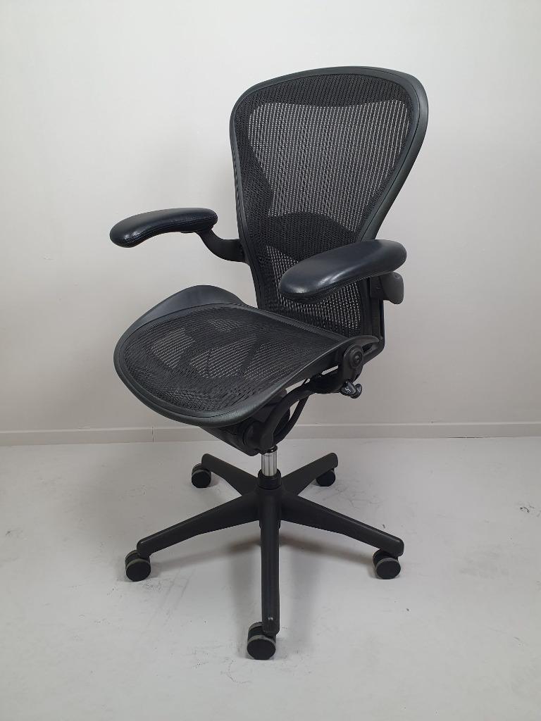 Herman Miller Aeron Graphite Refurbished Bureaustoel, Zwart, Ophalen of Verzenden, Zo goed als nieuw, /