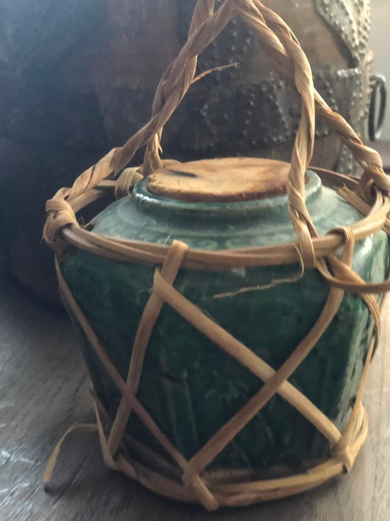 Oude Chinese gemberpot in raffia met kurk, Ophalen of Verzenden