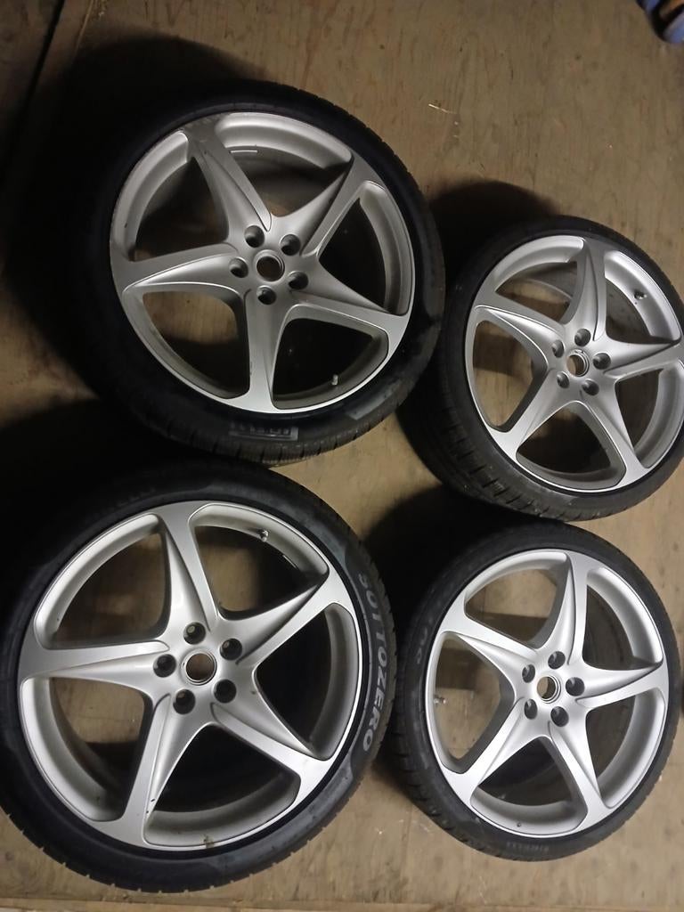 Ferrari FF Winterbanden Set 20 inch, Ophalen, Banden en Velgen, Winterbanden, Personenwagen