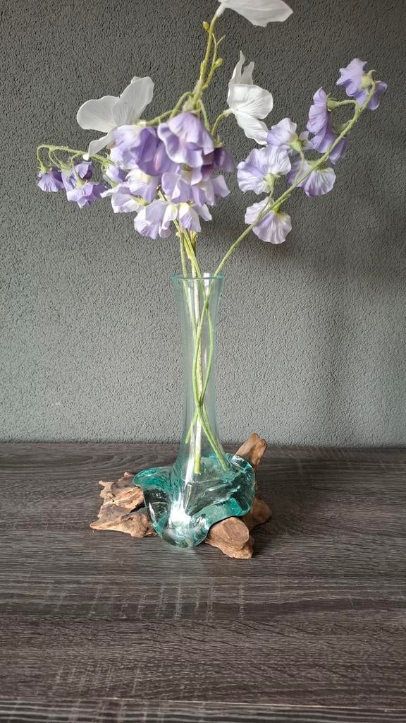 Glazen vaas op houten voet, Huis en Inrichting, Woonaccessoires | Vazen, Overige kleuren, Ophalen of Verzenden, Minder dan 50 cm