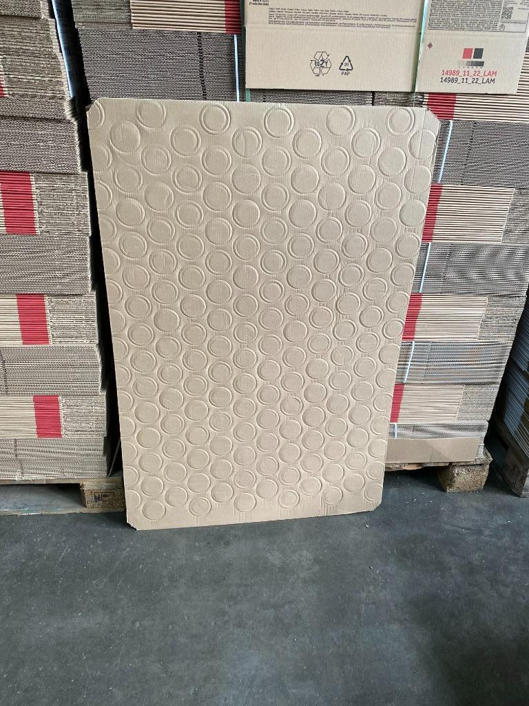 2 soorten kartonnen platen 120x80, Ophalen, Gebruikt