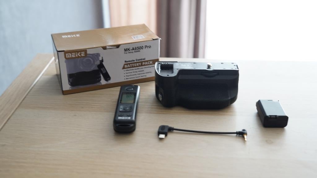 Meike MK-A6500 Pro Battery Grip voor Sony A6500, Ophalen of Verzenden, Zo goed als nieuw, Sony, Geen optische zoom