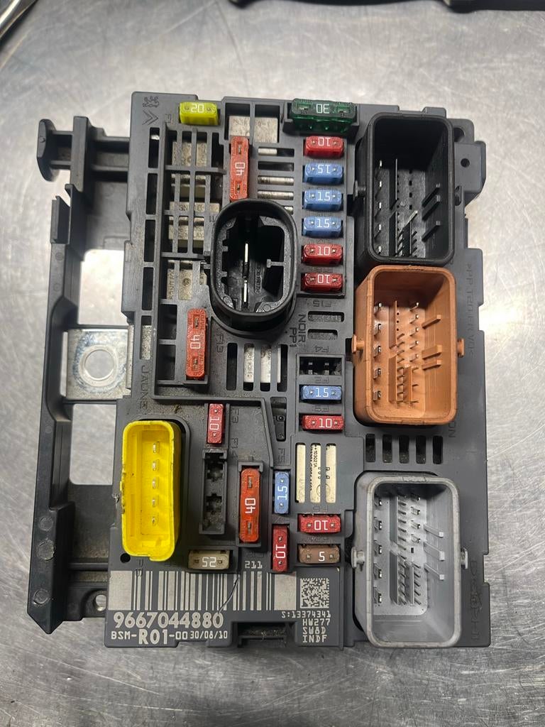 R01 Zekeringkast / BSM module 9667044880, Ophalen of Verzenden, Gebruikt, Peugeot