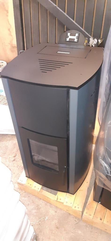 Pelletkachel 13 kW milkuz op cv met WiFi, Ophalen, Nieuw, Pelletkachel, Vrijstaand