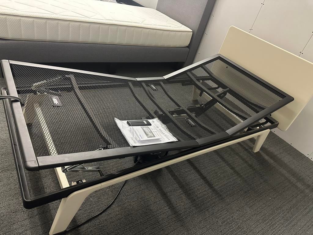 Auping & M-line matrassen nu laatste modellen !! vanaf €275, 90 cm, Eenpersoons, Nieuw, Ophalen of Verzenden