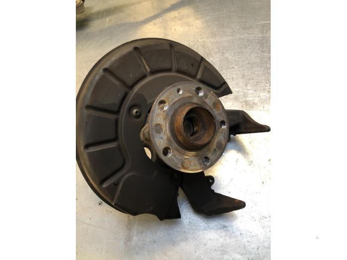 Fusee rechts-voor van een Volkswagen Golf, Auto-onderdelen, Gebruikt, -, Volkswagen, -