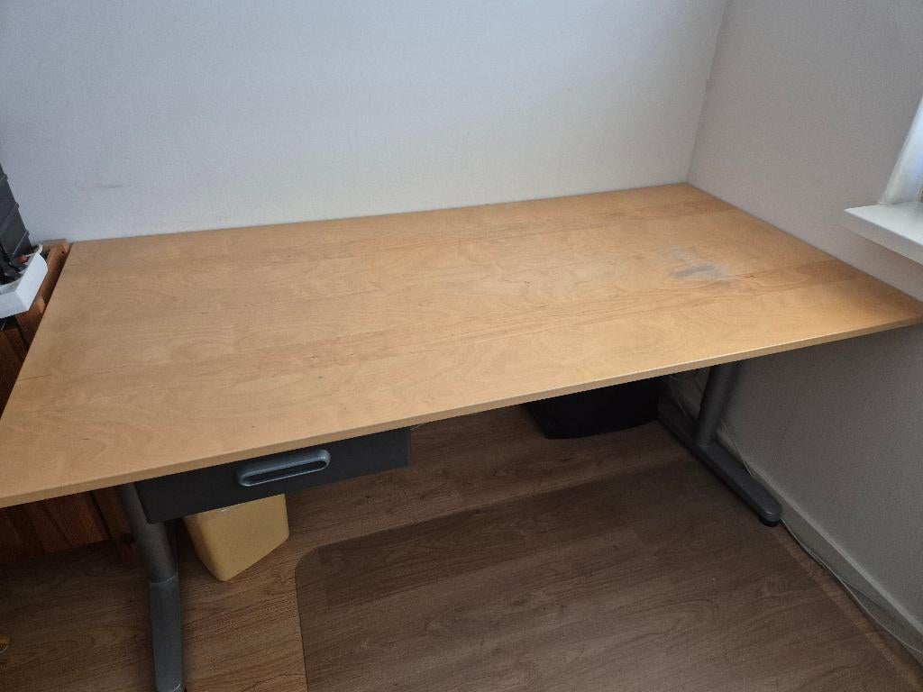 IKEA BUREAU met beuken kleur blad, Ophalen, Gebruikt