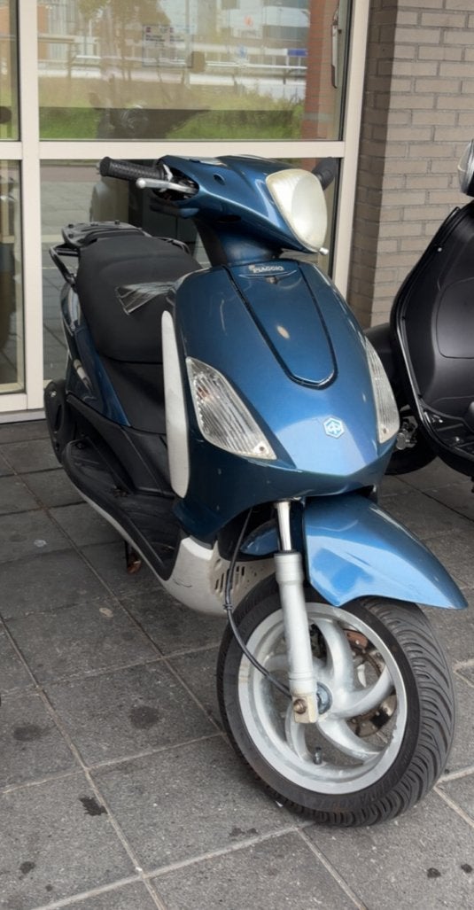 Piaggio Fly 2011 - Nieuw zadel en uitlaat, onderhoud gehad, Ophalen, Maximaal 45 km/u, Zo goed als nieuw, Fly