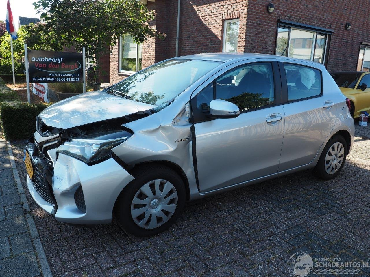 Toyota Yaris 1.5 Hybrid Aspiration (bj 2016, automaat), Automaat, Toyota-Allee 2 ,50858, Köln, Deutschland, Toyota, Zilver of Grijs