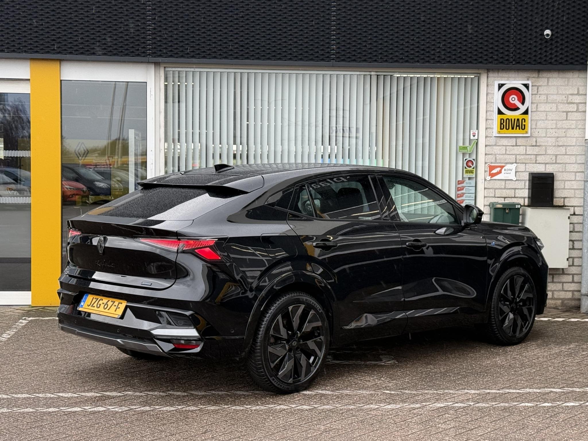 Renault Rafale 1.2 E-Tech 4x4 plug-in hybrid 300 Esprit Alpi, Automaat, Gebruikt, 1199 cc, 167 km/l