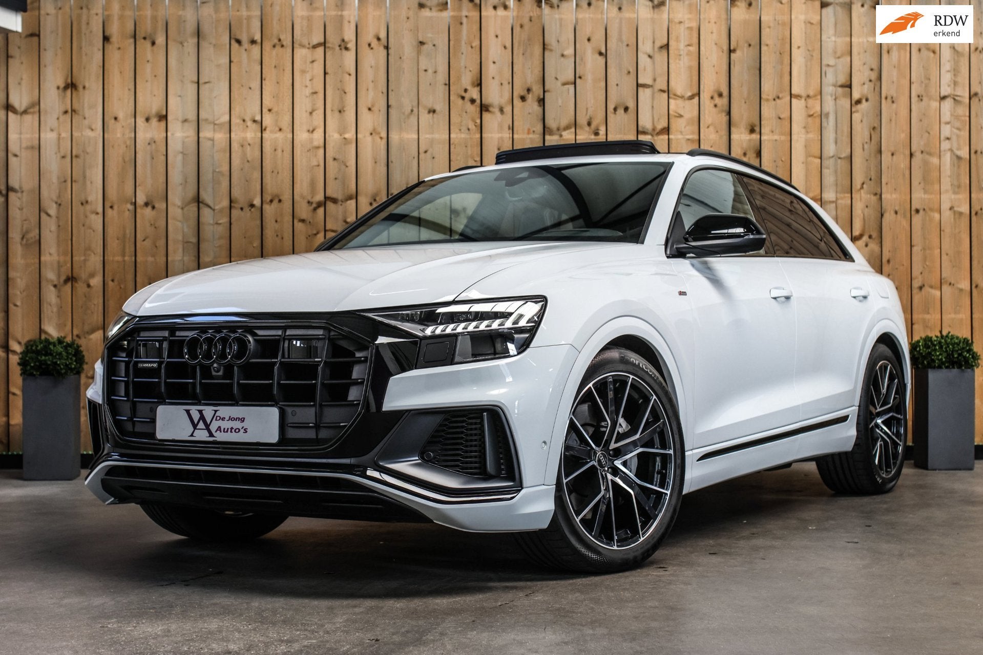 Audi Q8 55 TFSI e Quattro S-Line *Pano*RS-Stoelen*B&O*Soft-C, Auto's, Automaat, Dealer onderhouden, Gebruikt, Zwart