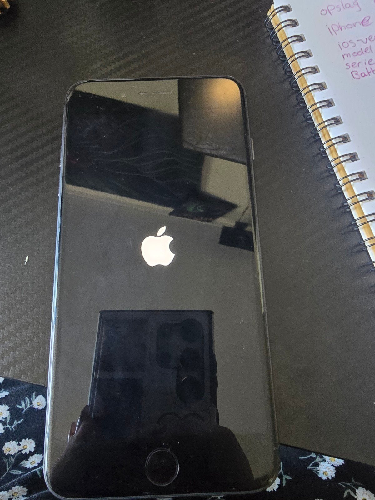 iPhone 8 Plus 64GB - Goed werkend met oplader, Telecommunicatie, Mobiele telefoons | Apple iPhone, Ophalen, Gebruikt, IPhone 8 Plus