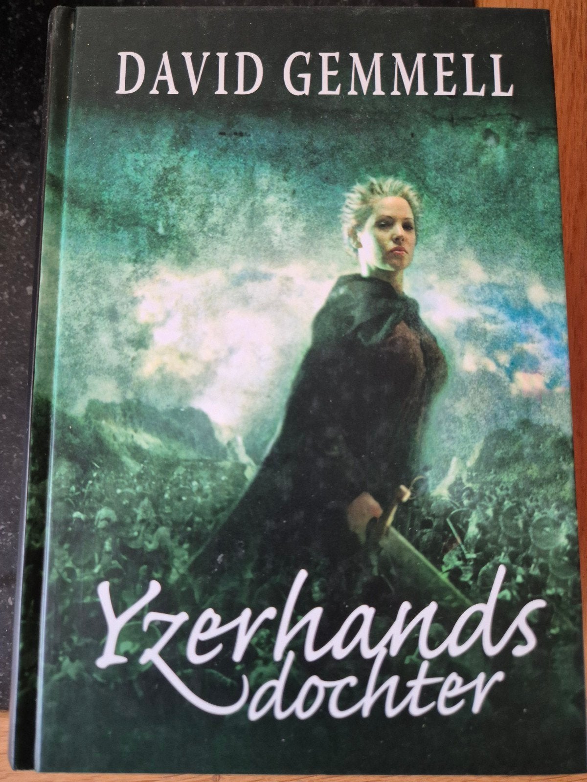 David Gemmell - Yzerhands dochter, Boeken, Ophalen of Verzenden, Zo goed als nieuw, David Gemmell