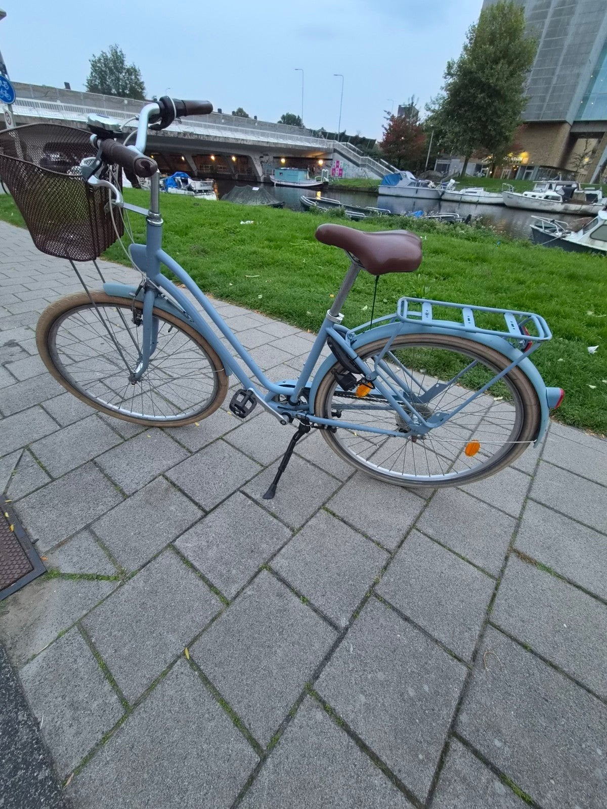 B'Twin Damesfiets met Versnellingen en Handremmen, Fietsen en Brommers, Overige merken, Gebruikt, Velgrem, Versnellingen