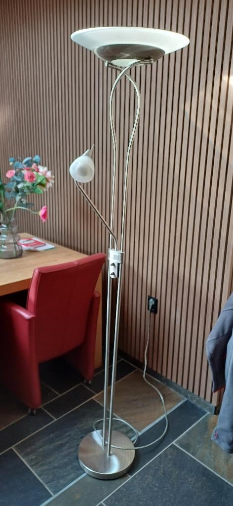 moderne vloerlamp, Huis en Inrichting, Lampen | Vloerlampen, Ophalen, Zo goed als nieuw, Glas, Modern