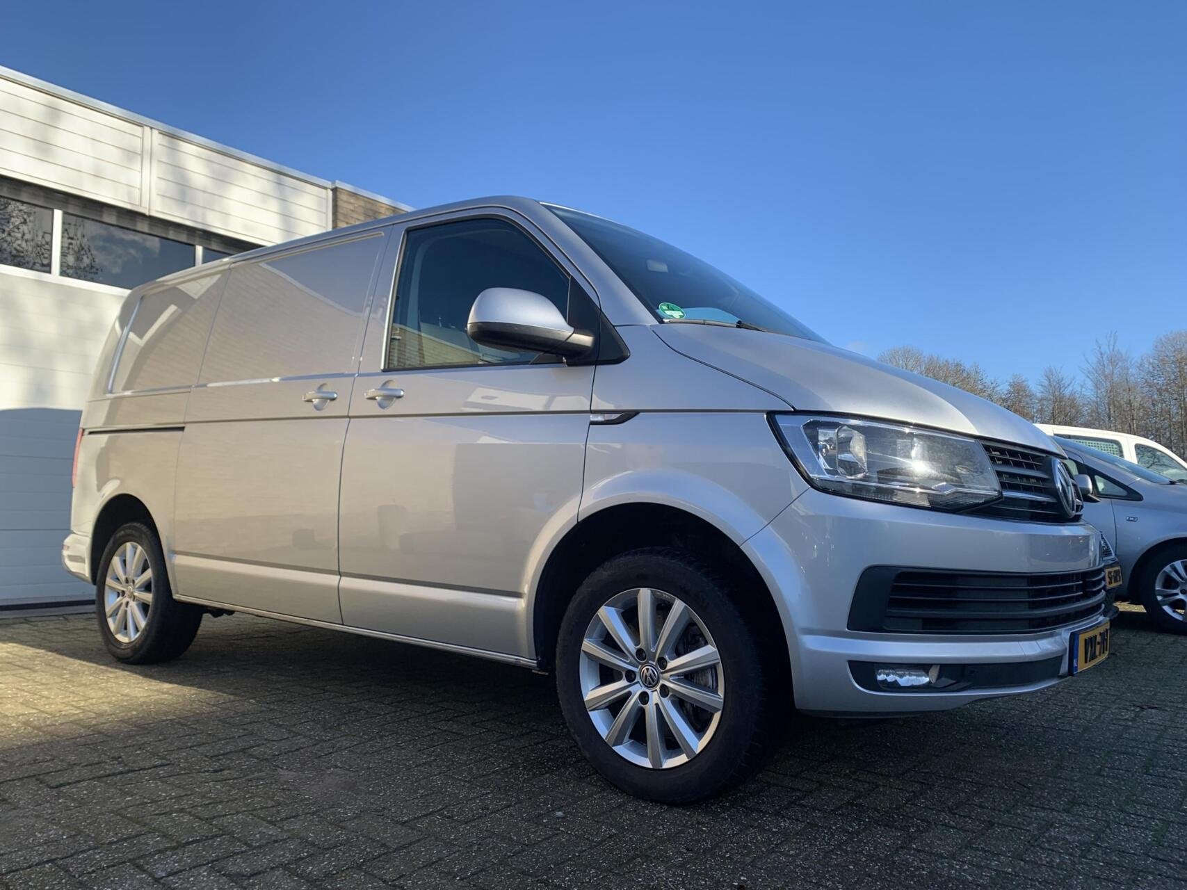 Volkswagen Transporter 2.0 TDI L1H1 Highline Automaat 204PK, Auto's, Stof, Gebruikt, Euro 6, 4 cilinders
