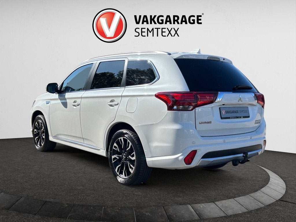Mitsubishi Outlander 2.0 PHEV Executive Edition |Trekhaak |, Auto's, Mitsubishi, 1998 cc, Euro 6, 4 cilinders, Wit