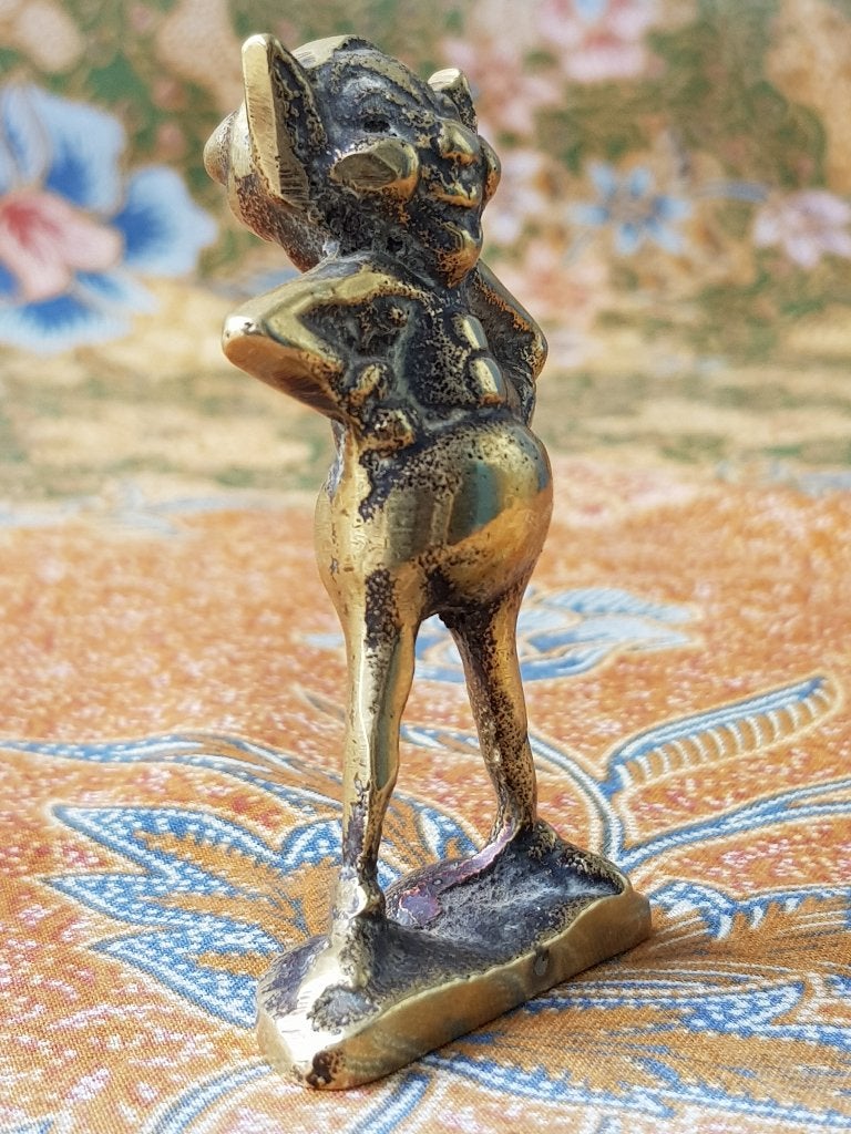 Mooi oud koper beeldje uit Engeland van een Pixie 7 cm., Ophalen of Verzenden, Koper