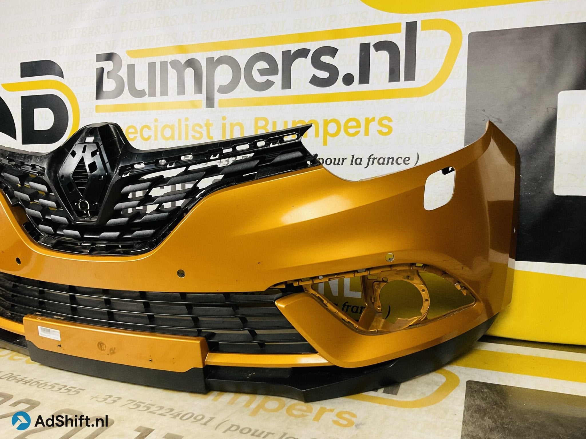 BUMPER Renault Scenic 4 + Grill VOORBUMPER 2-F6-6311z, Auto-onderdelen, Bumper