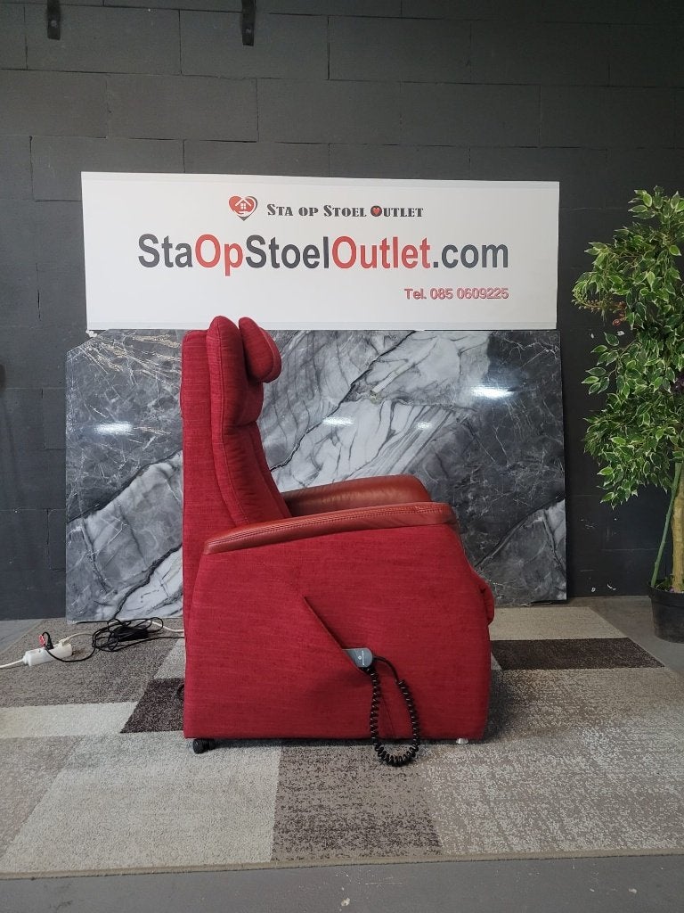 Staopstoel Prominent met 4 motoren en kantelfunctie, Minder dan 75 cm, Ophalen of Verzenden, Zo goed als nieuw, Leer