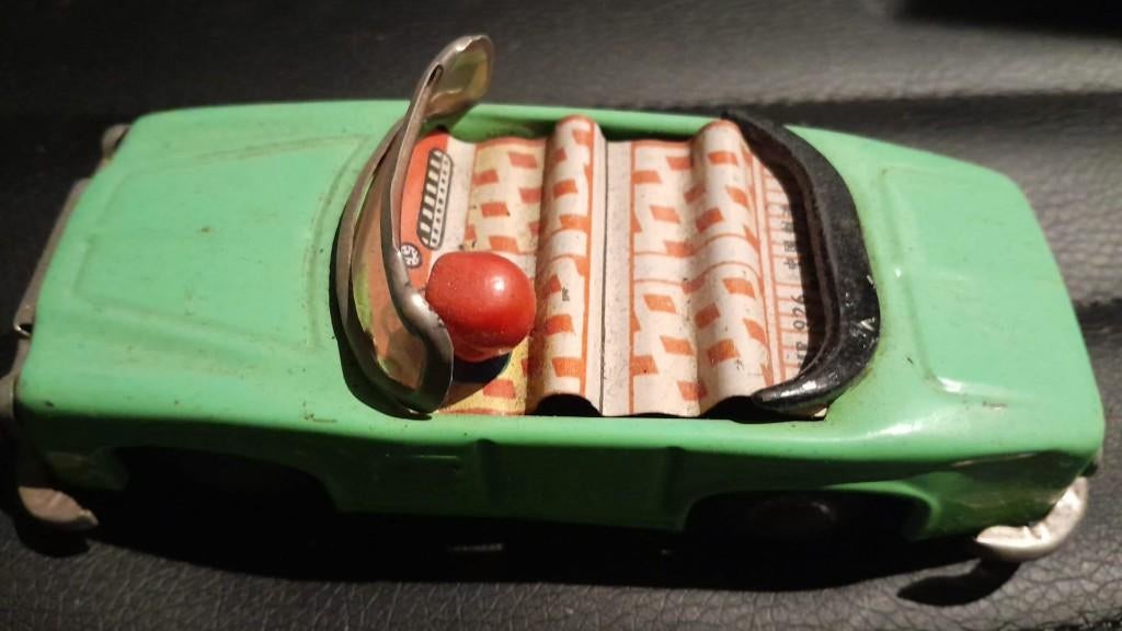 2 x kleine blikken auto mercedes, Antiek en Kunst, Antiek | Speelgoed, Ophalen of Verzenden