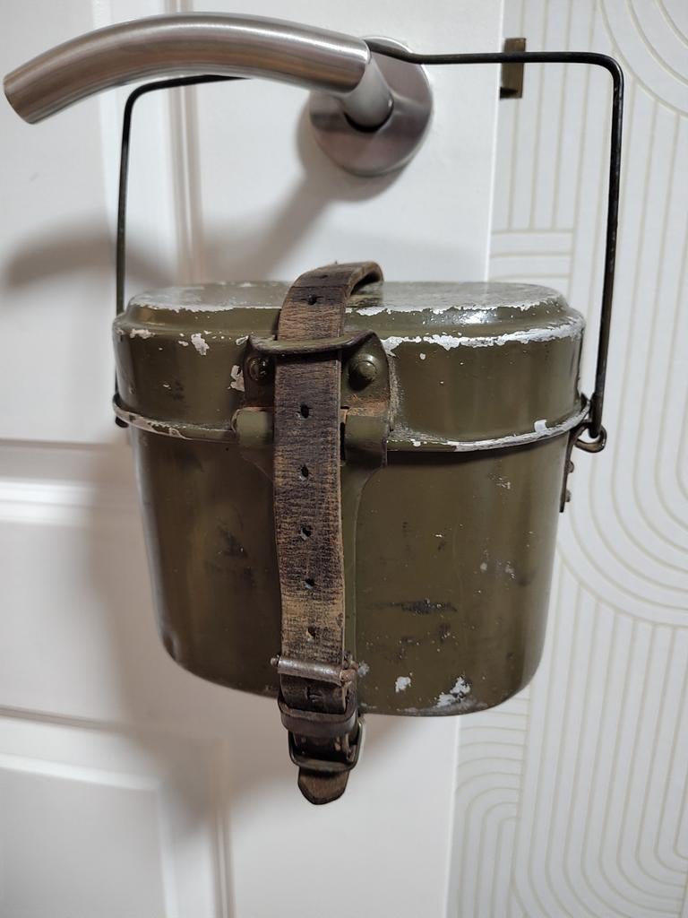 Duitse WW2 Eetketel Compleet - Gedateerd 1944, Ophalen of Verzenden, Landmacht, Duitsland, Overige typen