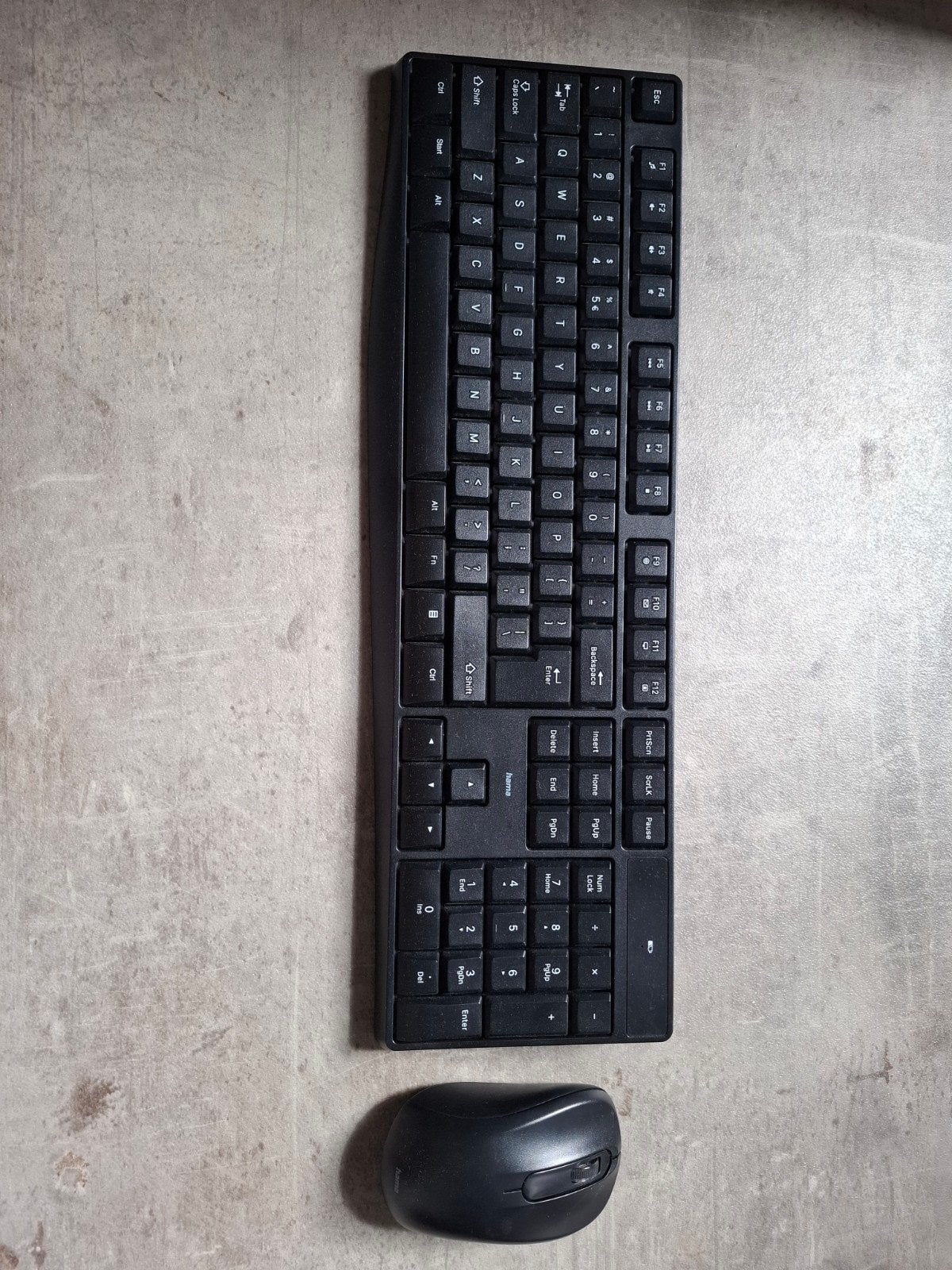 Hama draadloos toetsenbord + muis, Computers en Software, Toetsenborden, Toetsenbord en muis-set, Ophalen of Verzenden, Zo goed als nieuw