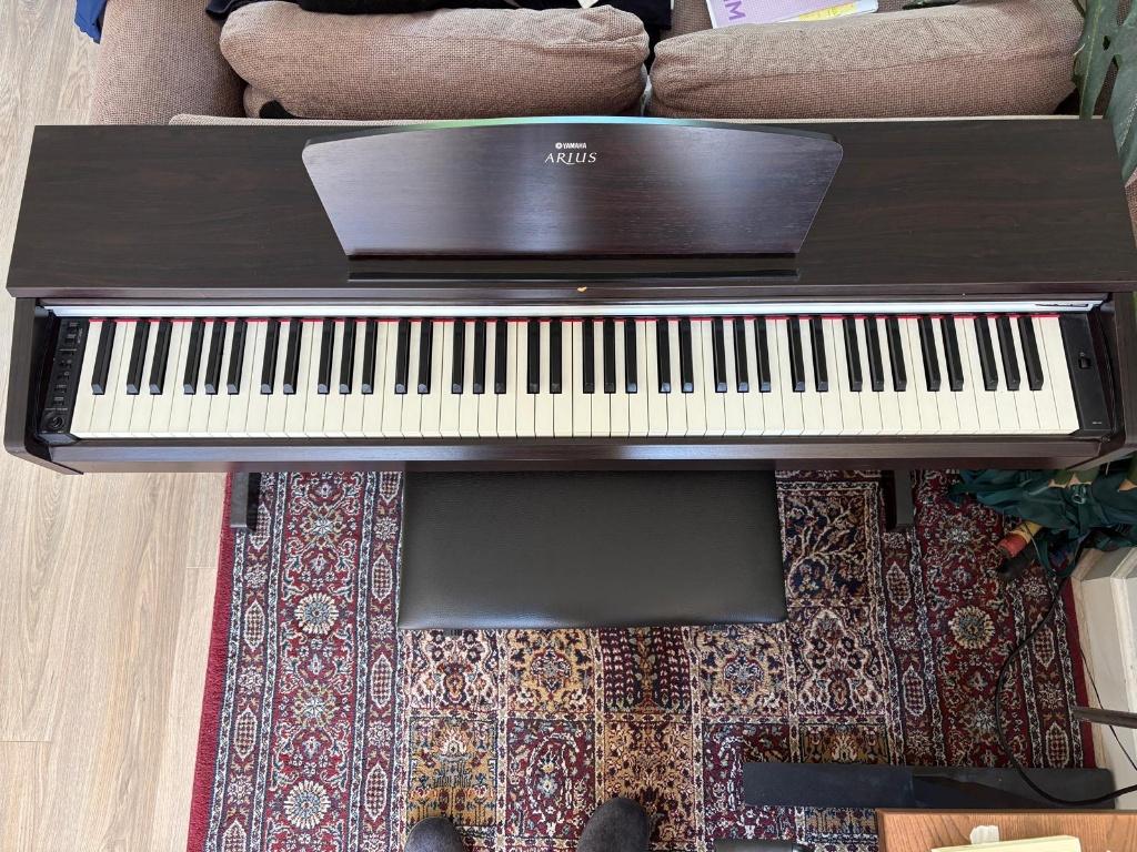 Yamaha YDP-145 Arius Digital Piano — Excellent, Ophalen, Zwart, Digitaal, Zo goed als nieuw