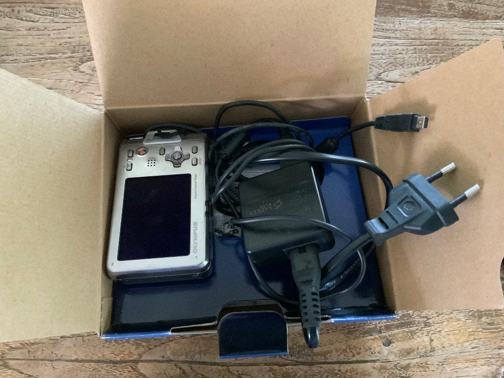 Olympus µ TOUGH-8010, Gebruikt, Oplader, Olympus, Compactcamera