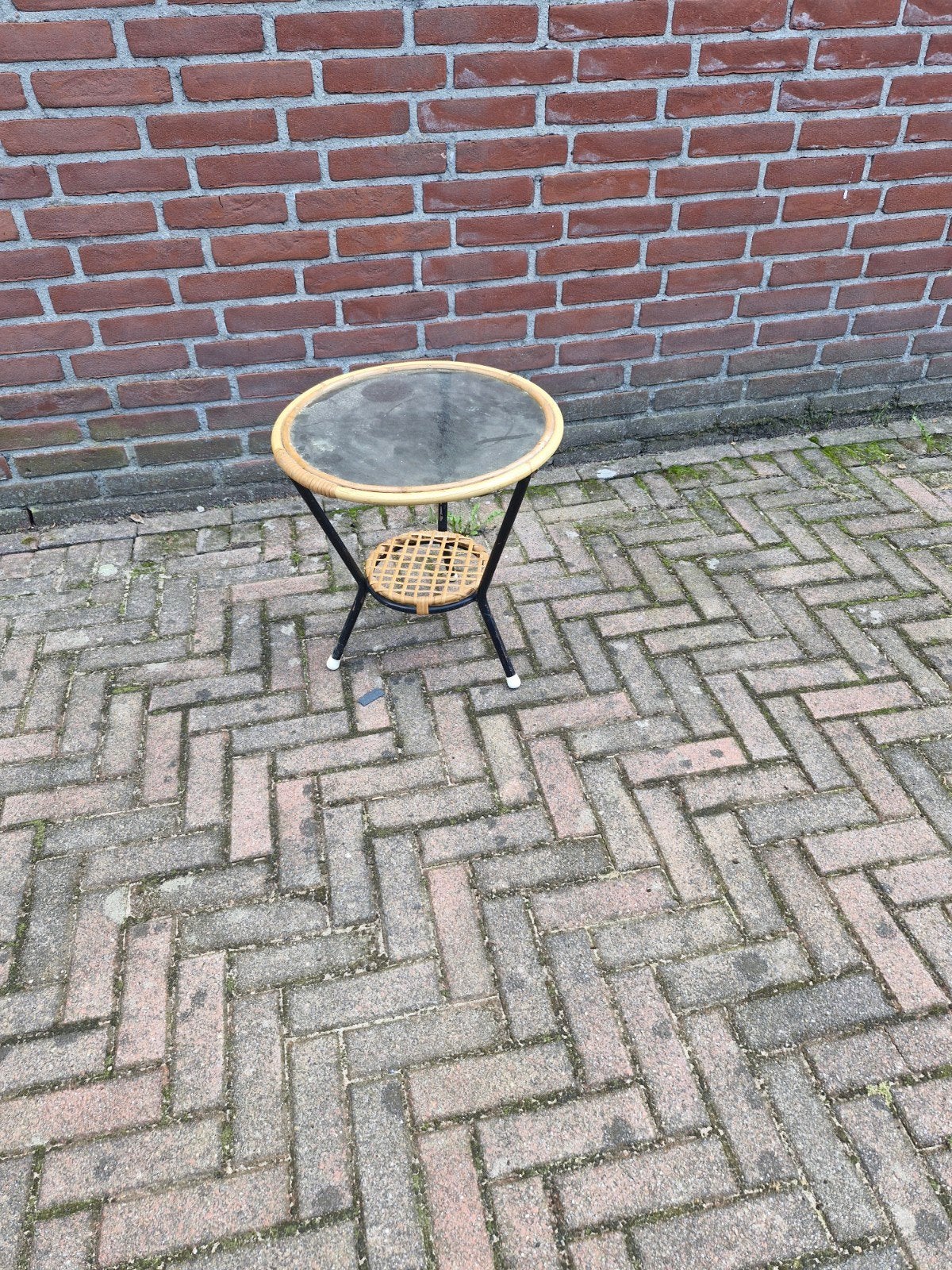 Vintage bijzettafel met rotan en glazen blad, Ophalen of Verzenden