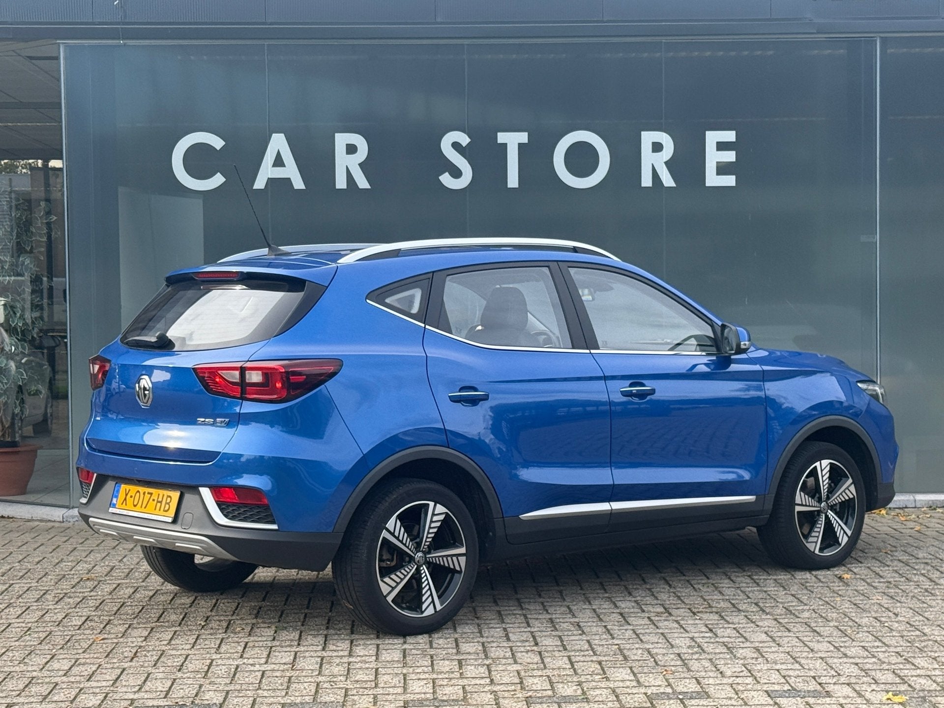 MG MG ZS EV Luxury 45 kWh 96% SOH PANORAMADAK|CAMERA|STOELVE, Auto's, Dealer onderhouden, Gebruikt, Zwart, 1507 kg