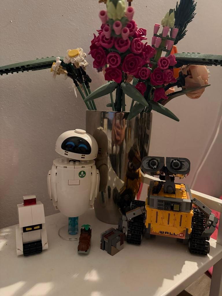 Lego WALL-E en Bloemen Boeket - Complete Sets snel weg!, Kinderen en Baby's, Speelgoed | Duplo en Lego, Zo goed als nieuw, Lego