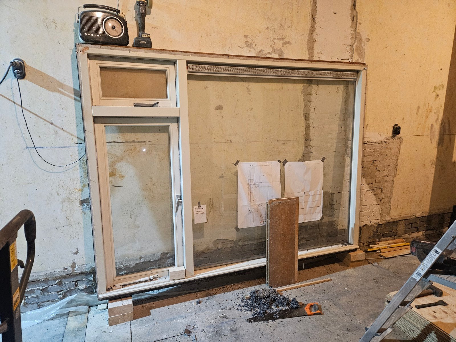 Groot gevelraam met dubbelglas en ventilatierooster, Ophalen, Gevelraam of Ruit, Gebruikt, 160 cm of meer