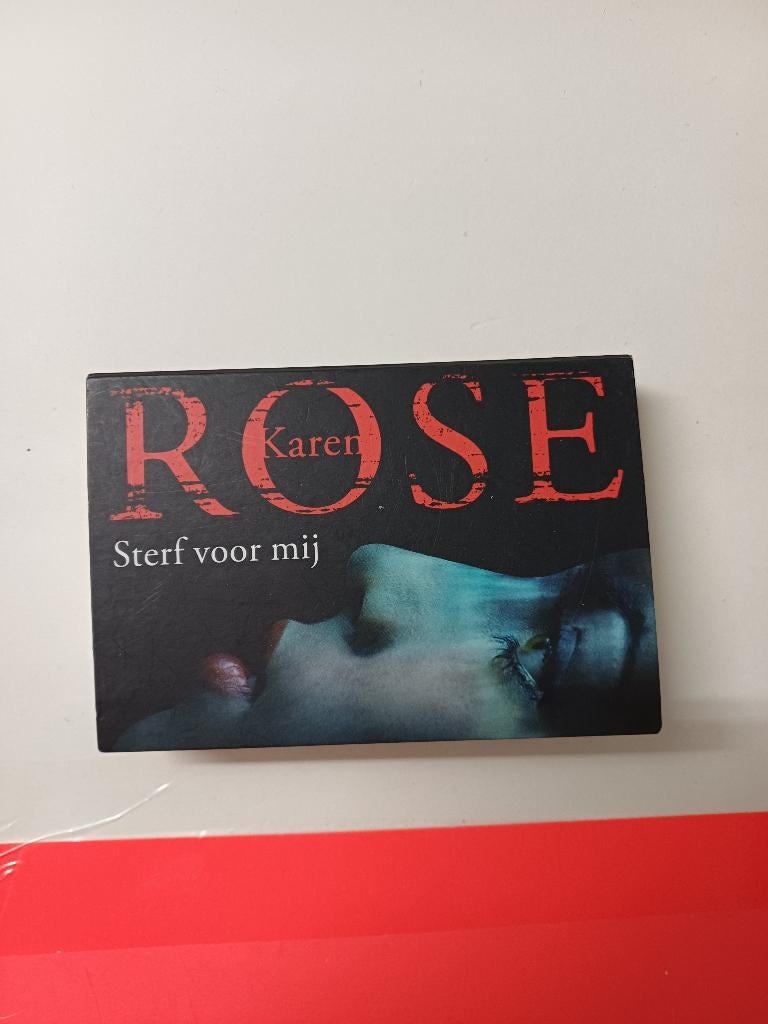Boekje Dwarsligger nr 72 - Karen Rose - Sterf voor mij, Boeken, Ophalen of Verzenden, Gelezen