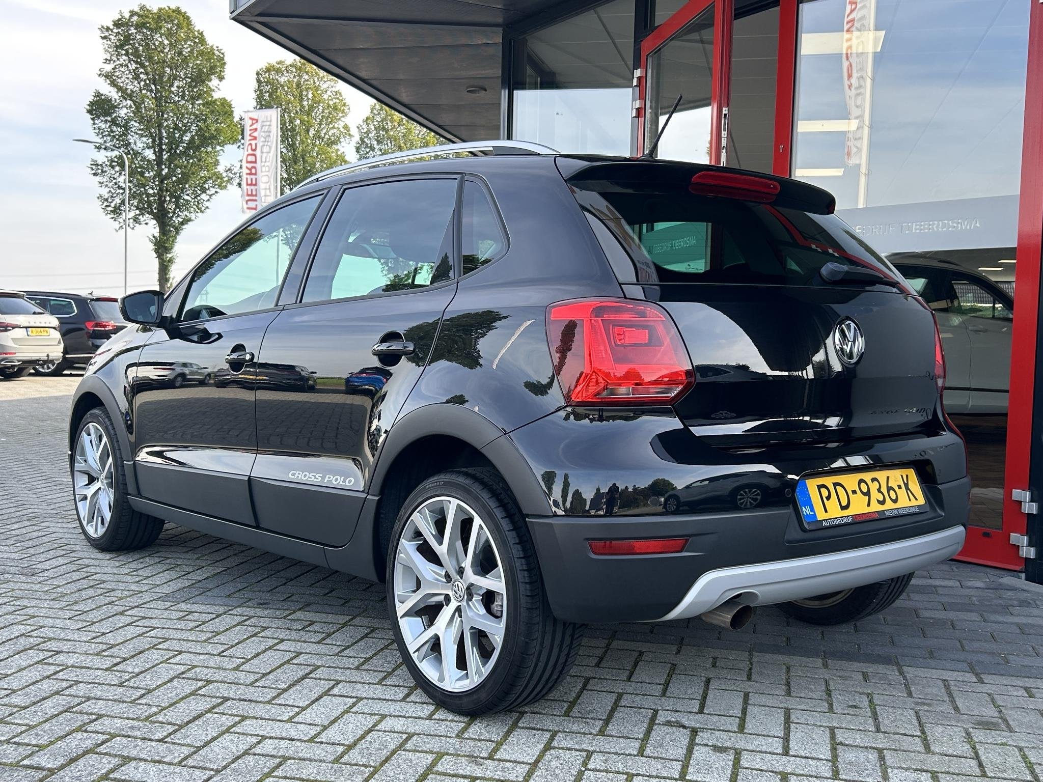 Volkswagen Polo 1.2 TSI Highline | Polo Cross | 34.000KM! |, Auto's, 12 maanden, Stof, Zwart, Bedrijf