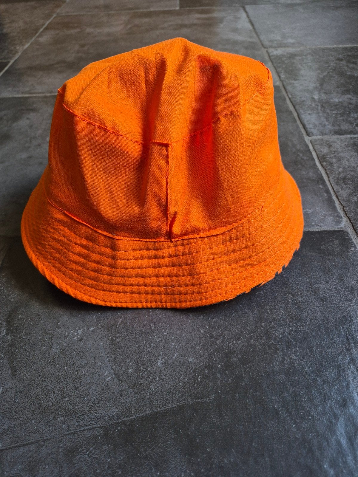 Oranje Vissershoedje, Ophalen of Verzenden, Zo goed als nieuw, One size fits all, Hoed