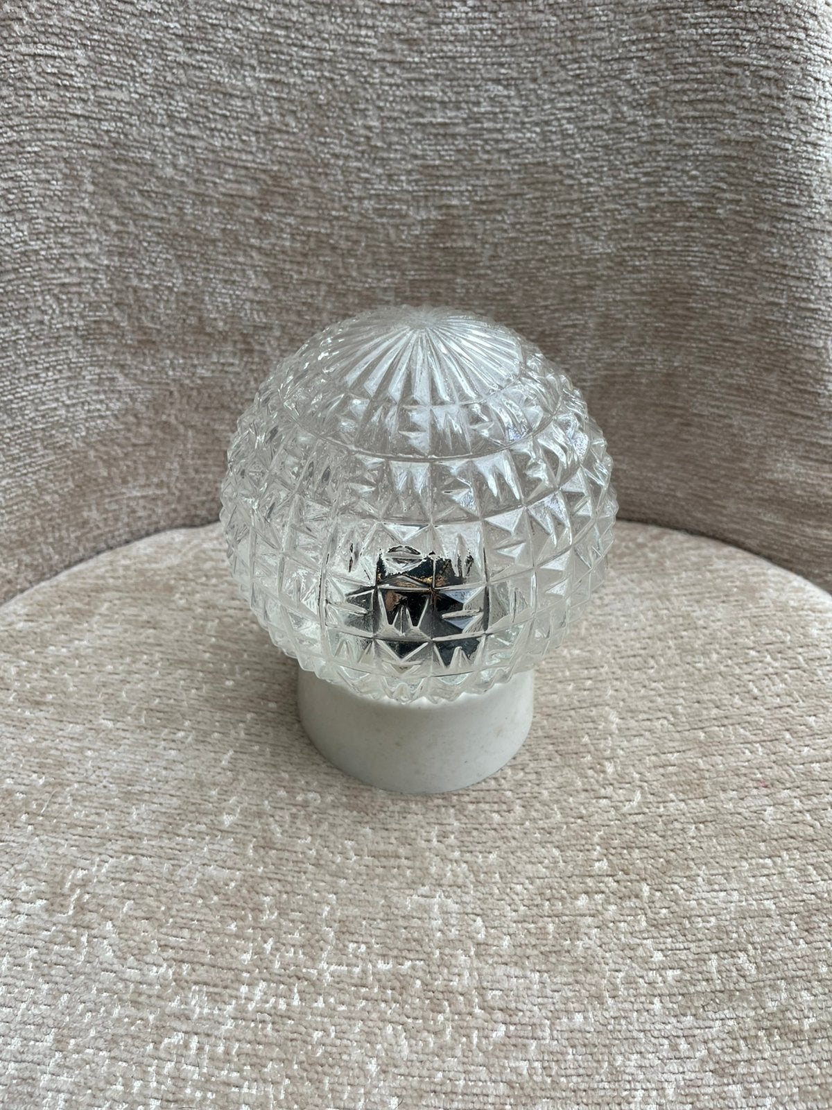 vintage glazen bolvormige Plafondlamp jaren 60 of 70 Thabur, Ophalen, Gebruikt, E27 (groot), Wit
