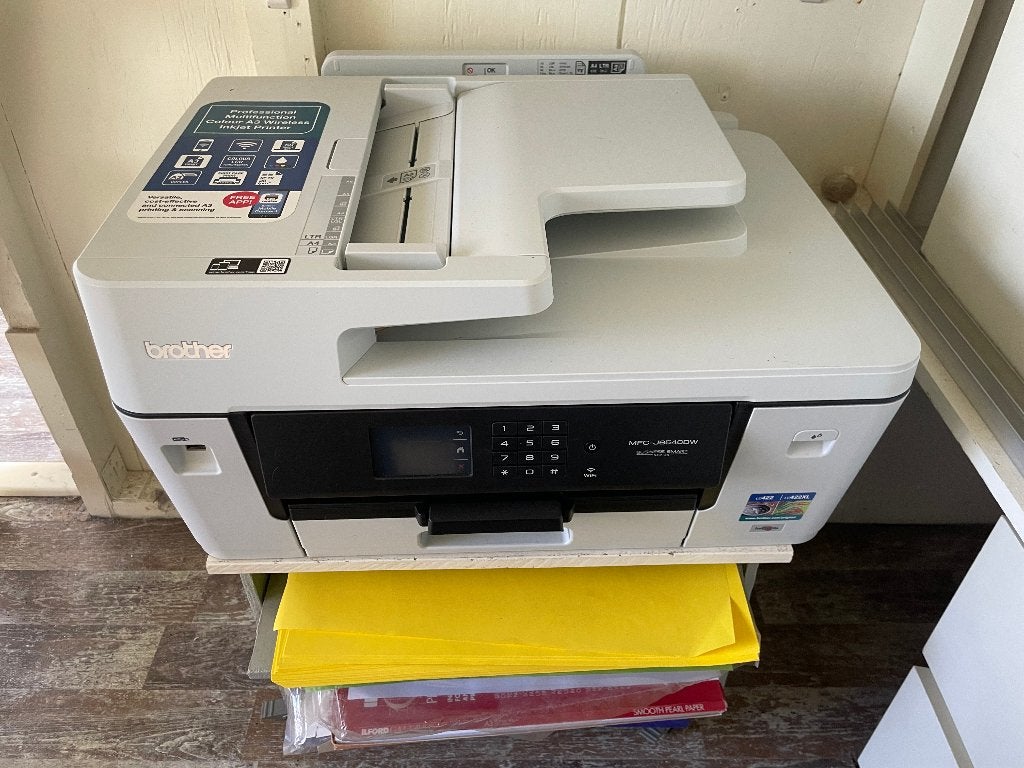 A3 inktjet printer met inkt, papier en kasje, Ophalen, Kleur printen, Gebruikt, Inkjetprinter